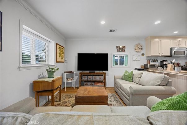 Interior, Kitchen, Living room, Recessed Lighting, Wood Texture Flooring