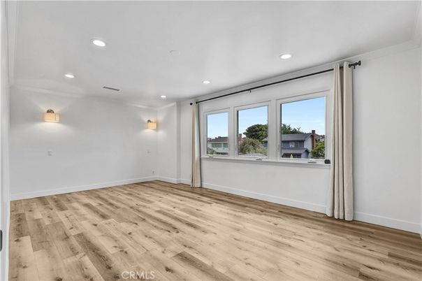 Empty room, Interior, Recessed Lighting, Wood Texture Flooring