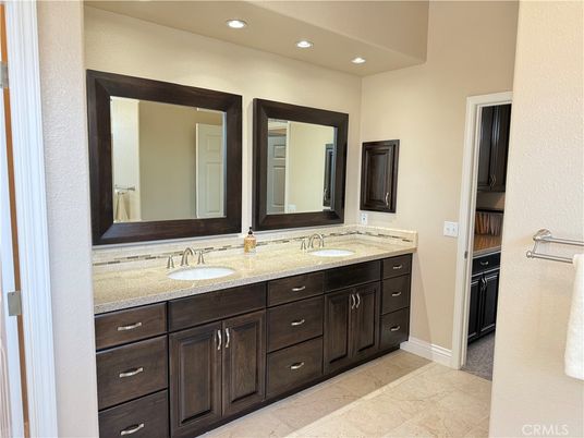Bathroom, Dual Sink Vanities, Interior, Recessed Lighting
