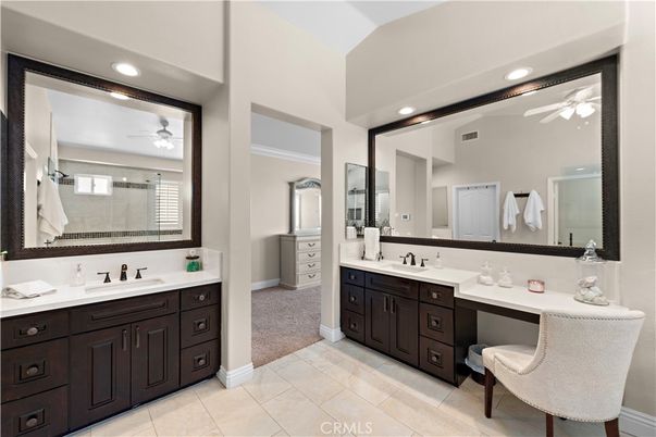 Bathroom, Dual Sink Vanities, Interior, Recessed Lighting