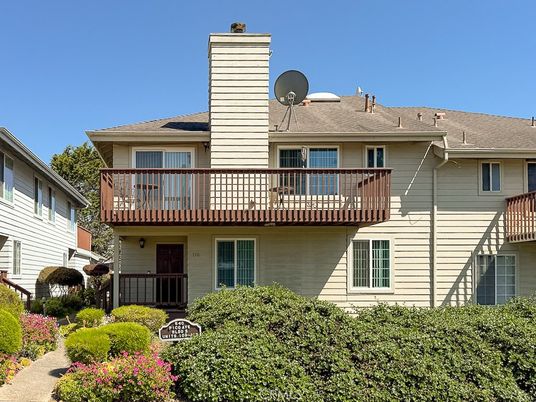 Exterior, Facade, Queen Anne Victorian