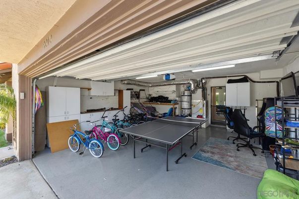 Game Room, Garage, Interior