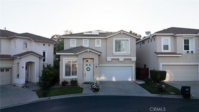 Attached, Exterior, Facade, Mediterranean