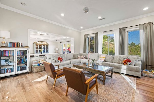 Interior, Living room, Pendant Lights, Recessed Lighting, Wood Texture Flooring