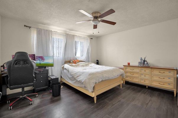 Bedroom, Home Office, Interior, Wood Texture Flooring