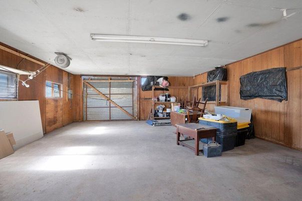 Garage, Interior, Wooden Walls