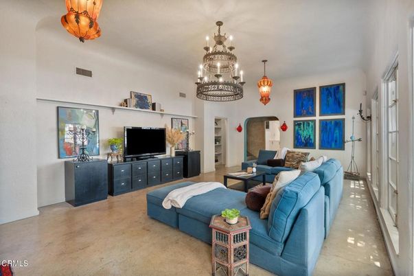 Chandelier, Interior, Living room, Pendant Lights