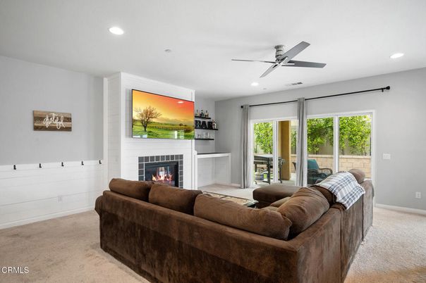Fireplace, Interior, Living room, Recessed Lighting