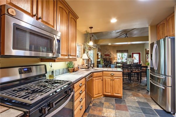 Dining room, Interior, Kitchen, Pendant Lights, Recessed Lighting, Stainless Steel Appliances