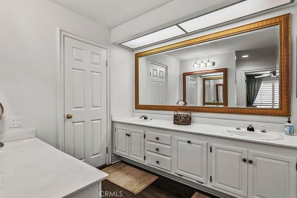 Bathroom, Dual Sink Vanities, Interior, Wood Texture Flooring