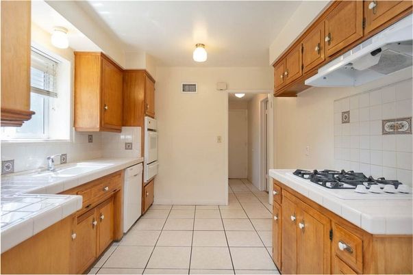 Interior, Kitchen, Tile Countertops