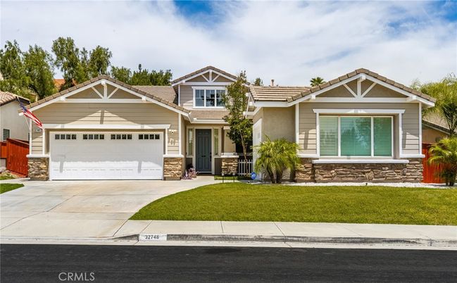 Attached, Exterior, Facade, American Craftsman