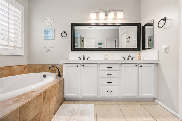 Bathroom, Dual Sink Vanities, Interior