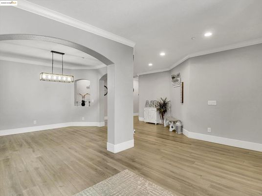Empty room, Interior, Pendant Lights, Recessed Lighting, Wood Texture Flooring
