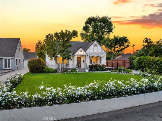 Backyard, Exterior, Facade, Farmhouse