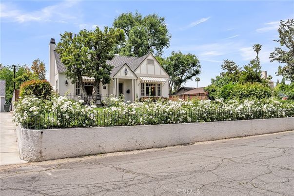 Exterior, Facade, Tudor Revival