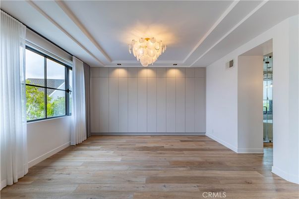 Chandelier, Empty room, Interior, Wood Texture Flooring