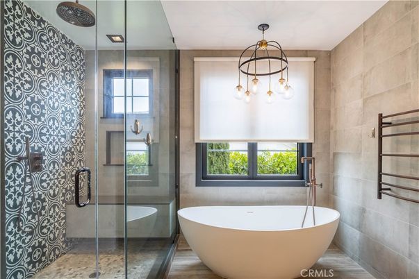 Bathroom, Free Standing Baths, Glass Shower, Interior, Pendant Lights, Wood Texture Flooring