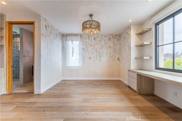 Chandelier, Empty room, Interior, Recessed Lighting, Wood Texture Flooring