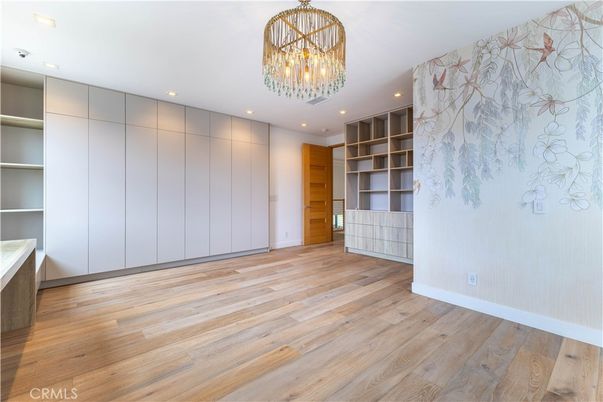 Chandelier, Empty room, Interior, Recessed Lighting, Wood Texture Flooring