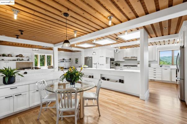 Dining room, Interior, Kitchen, Pendant Lights, Wooden Beams, Wooden Ceilings, Wood Texture Flooring
