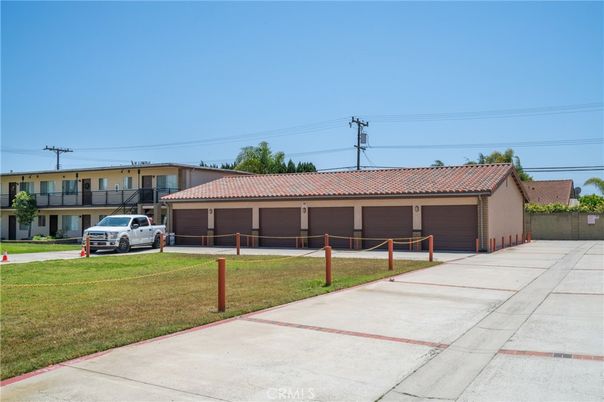 Backyard, Detached Garage, Exterior