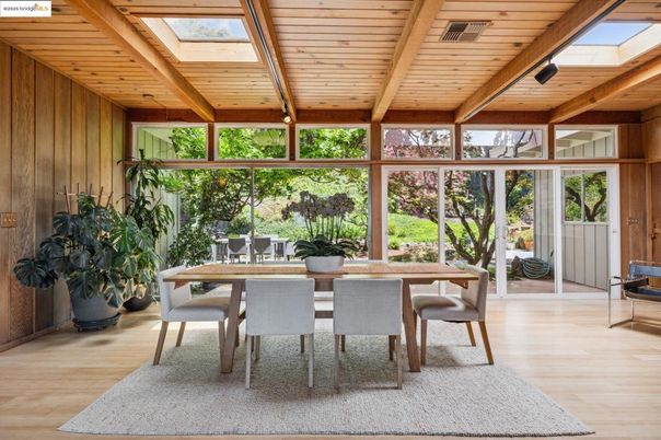 Dining room, Interior, Sun Room, Wooden Beams, Wooden Ceilings, Wood Texture Flooring