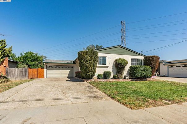 Attached, Detached Garage, Exterior, Facade, Ranch