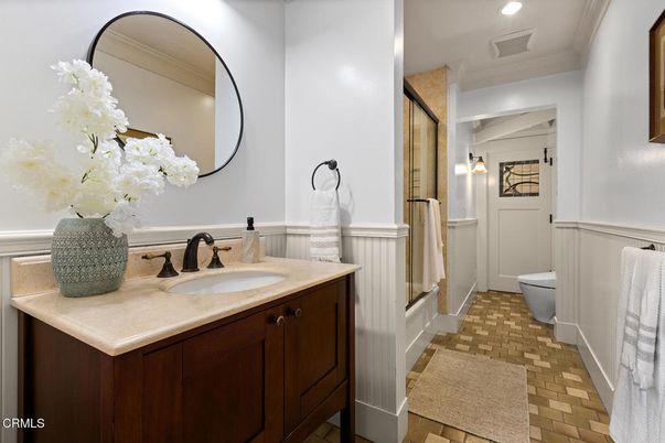 Bathroom, Interior, Recessed Lighting
