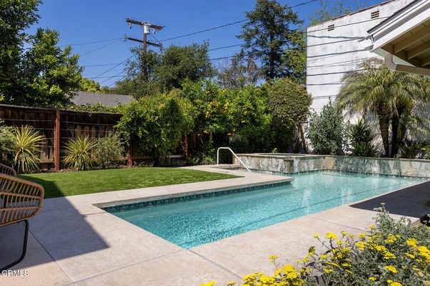 Exterior, Pool
