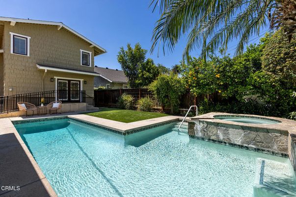 Exterior, Pool