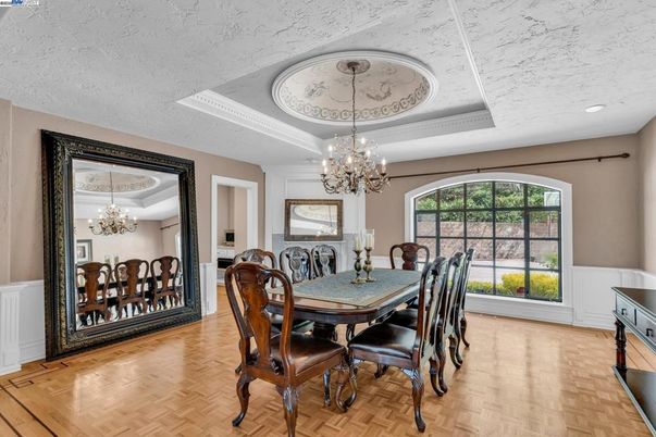 Chandelier, Dining room, Interior, Recessed Lighting, Wood Texture Flooring