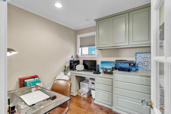 Home Office, Interior, Recessed Lighting, Wood Texture Flooring