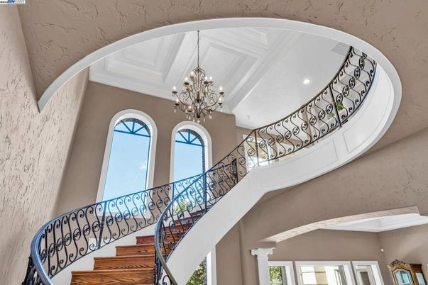 Chandelier, Interior