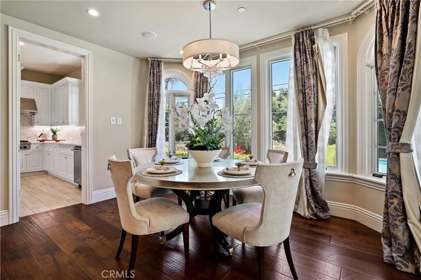 Chandelier, Dining room, Interior, Kitchen, Recessed Lighting, Wood Texture Flooring
