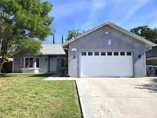 Attached, Exterior, Facade, Ranch