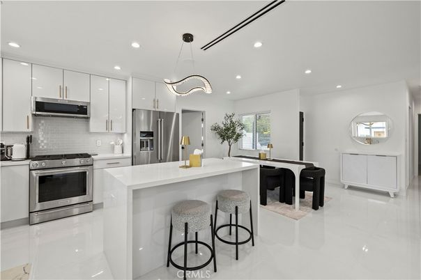 Interior, Kitchen, Pendant Lights, Recessed Lighting, Stainless Steel Appliances