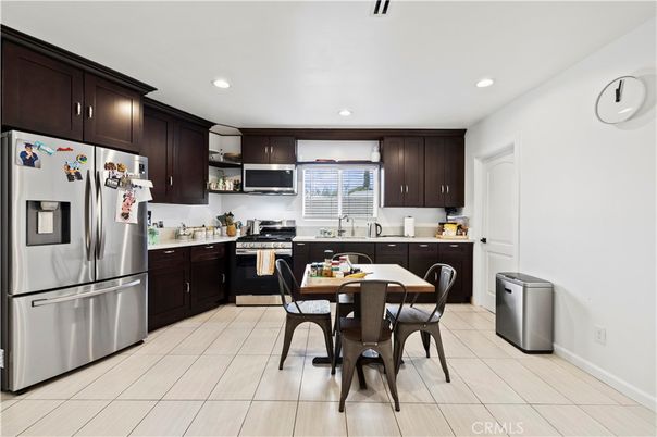 Dining room, Interior, Kitchen, Recessed Lighting, Stainless Steel Appliances