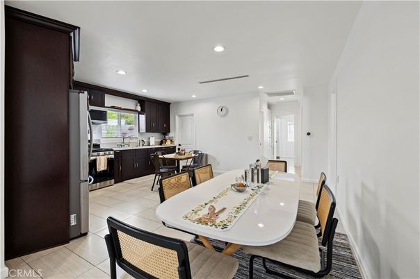 Dining room, Interior, Kitchen, Recessed Lighting