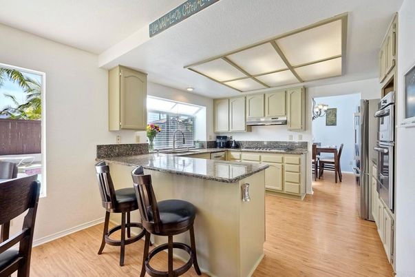 Dining room, Interior, Kitchen, Recessed Lighting, Wood Texture Flooring
