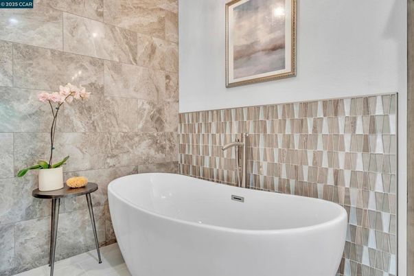 Bathroom, Free Standing Baths, Interior
