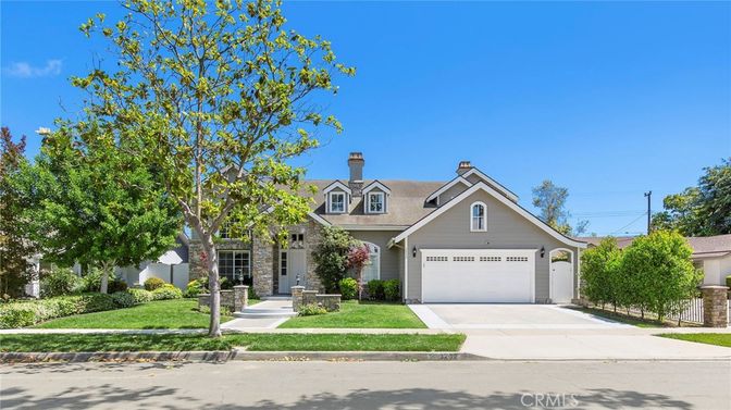 Attached, Exterior, Facade, Ranch