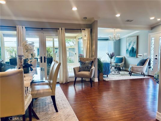 Chandelier, Dining room, Interior, Recessed Lighting, Wood Texture Flooring