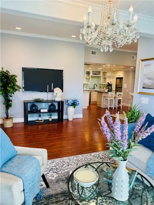 Chandelier, Dining room, Interior, Kitchen, Recessed Lighting, Wood Texture Flooring