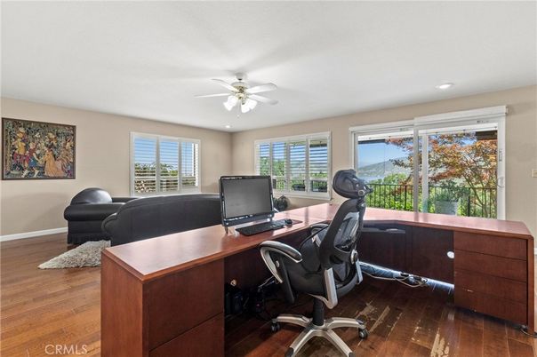 Home Office, Interior, Recessed Lighting, Wood Texture Flooring