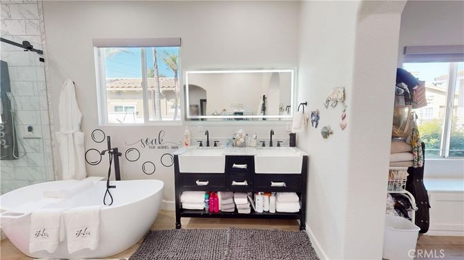 Bathroom, Dual Sink Vanities, Free Standing Baths, Interior