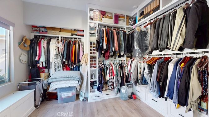 Interior, Walk-in Closets, Wood Texture Flooring