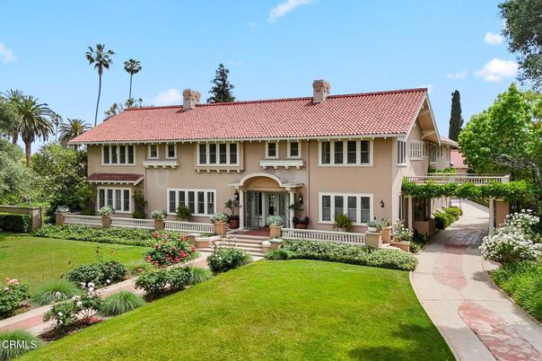 Backyard, Exterior, Facade, Georgian