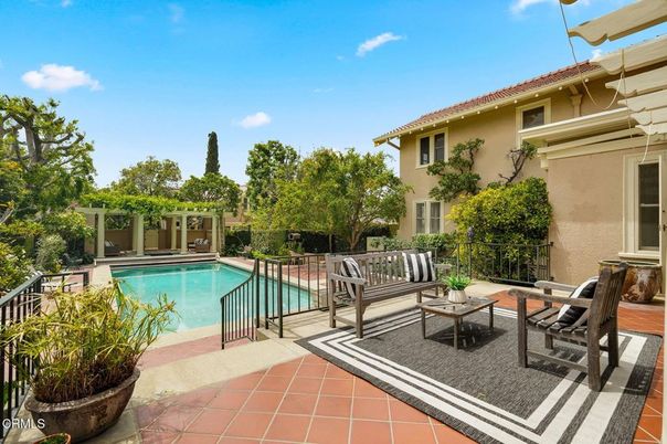 Exterior, Pool