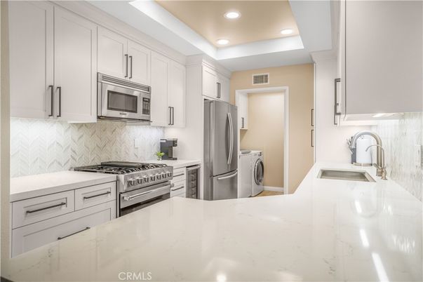 Interior, Kitchen, Recessed Lighting, Washer